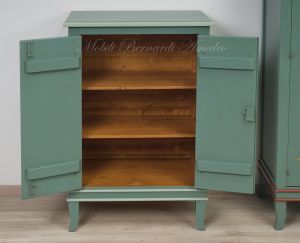 Mobiletto in legno massello finitura laccata colore verde due ante