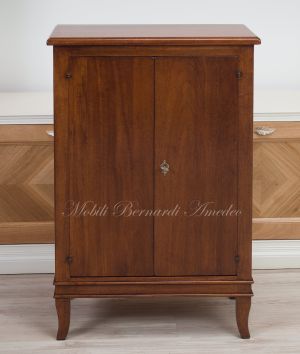 Classic style cabinet in solid walnut with 2 doors, height 105 cm