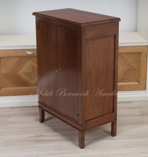 Classic style cabinet in solid walnut with 2 doors, height 105 cm