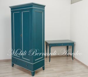 Armadietto da camera o ingresso in legno massello stile classico 2 ante 1 cassetto con finitura colorata
