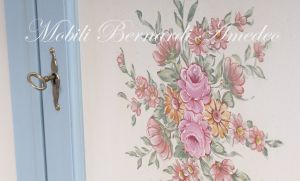 Classic style solid wood cabinet with hand lacquered and decorated finish