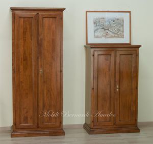 Classic style cabinets in solid wood with 2 doors also suitable as pantry furniture or shoe rack