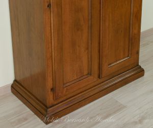 Classic style 2-door lockable cabinet in solid walnut wood