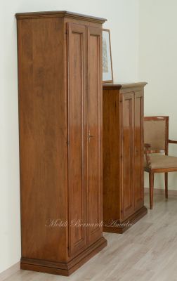 Classic style cabinets in solid wood with 2 doors also suitable as pantry furniture or shoe rack