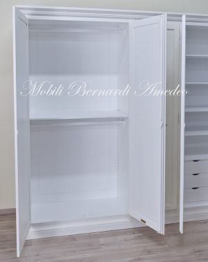 Armadio classico in legno massello da 3 metri 5 ante con cassettiera finitura colore bianco anticato