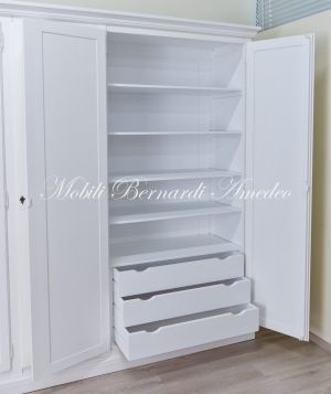 Armadio classico in legno massello da 3 metri 5 ante con cassettiera finitura colore bianco anticato