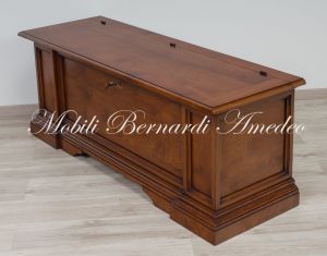 Classic style chest made of solid walnut wood, length 140 cm