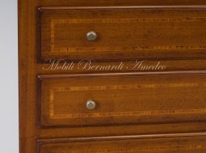 Cassettiera in legno massiccio stile classico asolano veneto con intarsio nei cassetti e nel piano