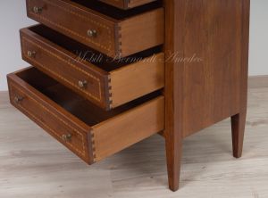 Cassettiera cinquino in legno massello di noce con intarsio stile classico
