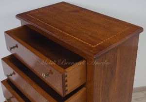Cassettiera cinquino in legno massello di noce con intarsio stile classico