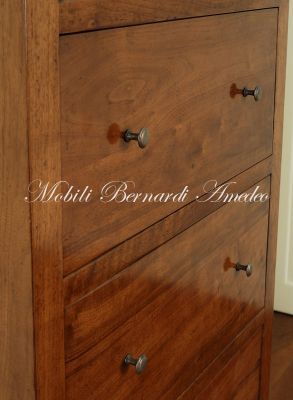 Cassettiera in legno massello di noce con 4 cassetti grandi stile arte povera