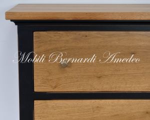 Cassettiera con 5 cassetti grandi in legno massello finitura nero anticato e noce chiaro