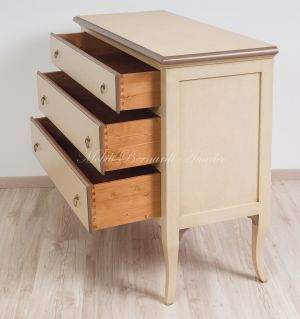 Classic style chest of drawers made of solid wood with beige and brown antique lacquered finish