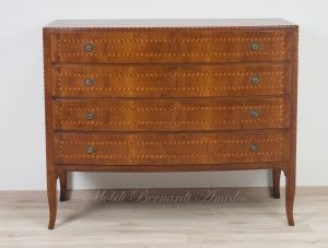 Cassettone Classico Noce Massello Panciuto Grande 01