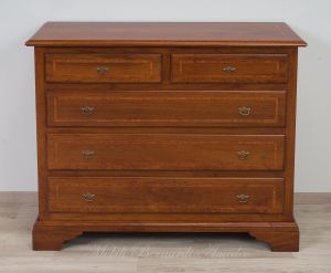 Cassettone stile classico veneto costruito artigianalmente in legno massello di noce con intarsio