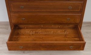 Cassettone stile classico veneto costruito artigianalmente in legno massello di noce con intarsio