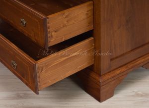 Cassettone stile classico veneto costruito artigianalmente in legno massello di noce con intarsio