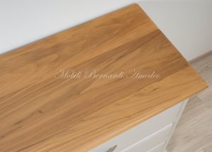 Cassettone lungo con 6 cassetti grandi realizzato in legno massello stile classico-contemporaneo con finiture moderne