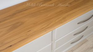 Cassettone lungo con 6 cassetti grandi realizzato in legno massello stile classico-contemporaneo con finiture moderne