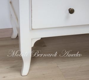 Classic style chest of drawers handcrafted in solid wood and lacquered in antique white