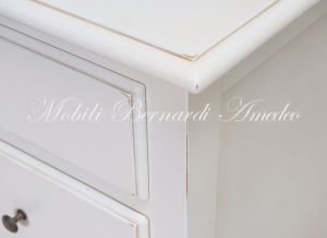 Classic style chest of drawers handcrafted in solid wood and lacquered in antique white