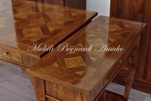 Consol in legno massello di noce con intarsi in rovere stile classico produzione artigianale