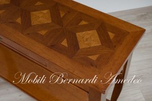 Consolle in legno massello stile classico con piano intarsiato produzione artigianale italiana