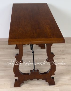 Tavolo consolle stile classico realizzato artigianale in legno massello di noce con ferro battuto