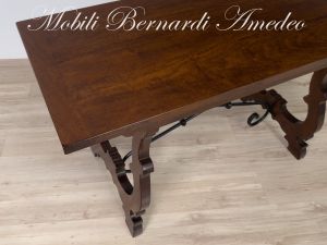 Tavolo consolle stile classico realizzato artigianale in legno massello di noce con ferro battuto