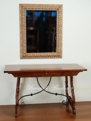 Tavolo consolle stile classico realizzato artigianale in legno massello di noce con ferro battuto