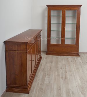 Credenza e vetrina realizzate artigianalmente in legno massello di noce stile arte povera