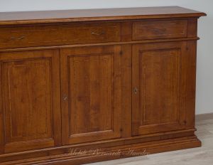 Credenza arte povera in legno massello di noce 4 porte e 3 cassetti con intarsio