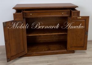 Credenza in legno massello di noce con 2 ante e 1 cassetto stile arte povera