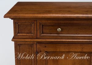 Credenza in legno massello di noce con 2 ante e 1 cassetto stile arte povera