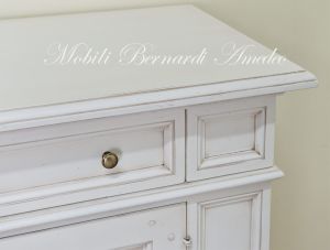 Solid wood sideboard with white lacquered finish
