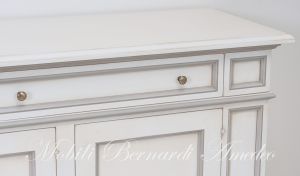 Arte Povera sideboard with 3 doors in solid wood with lacquered finish