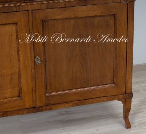 Sideboard made of walnut wood with 2 doors and 2 drawers in classic Louis Philippe style