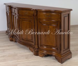 Credenza artigianale classica da soggiorno in noce massiccio scantonata