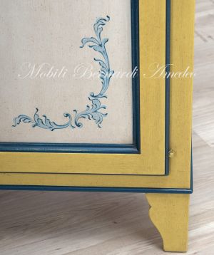 Solid wood sideboard with lacquered and hand-decorated finish