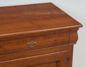 Credenzina in legno massello di noce da 110 cm stile classico