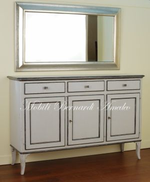 Credenza classica in legno massello con finitura colore grigio molto anticata