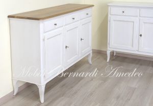 Credenza in legno massello con finitura bicolore bianco e noce