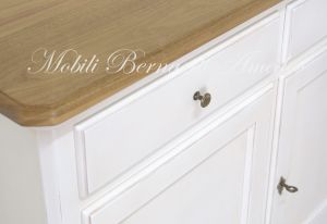 Credenza in legno massello con finitura bicolore bianco e noce