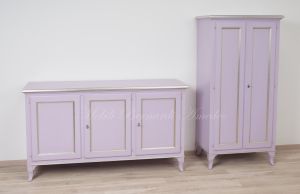 Credenza bassa ed armadietto in legno massello stile classico laccati colore lilla e foglia argento