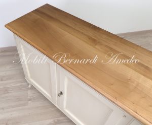 Credenza in legno massello da 160 cm di lunghezza con top in noce nazionale finitura laccata bianco avorio