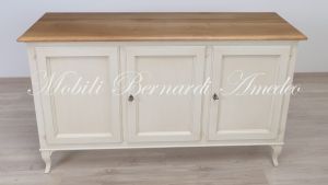 Credenza in legno massello da 160 cm di lunghezza con top in noce nazionale finitura laccata bianco avorio