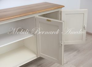 Credenza in legno massello da 160 cm di lunghezza con top in noce nazionale finitura laccata bianco avorio
