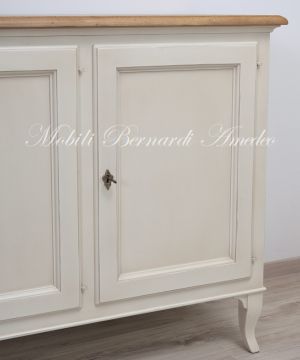 Credenza in legno massello da 160 cm di lunghezza con top in noce nazionale finitura laccata bianco avorio