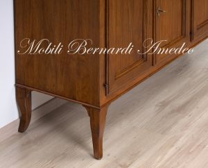 Classic Asolo Venetian style sideboard handcrafted in solid walnut wood with 4 doors and 4 drawers