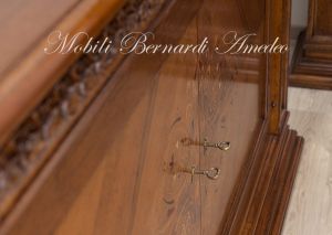 Classic sideboard, Italian production in walnut wood with inlaid doors